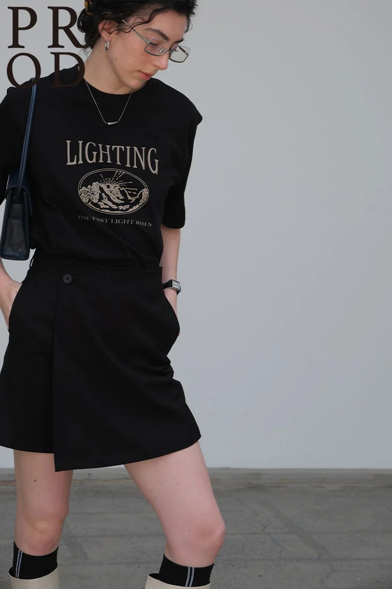 Lighting Basic Short Sleeve T-Shirt / Black - Image 4