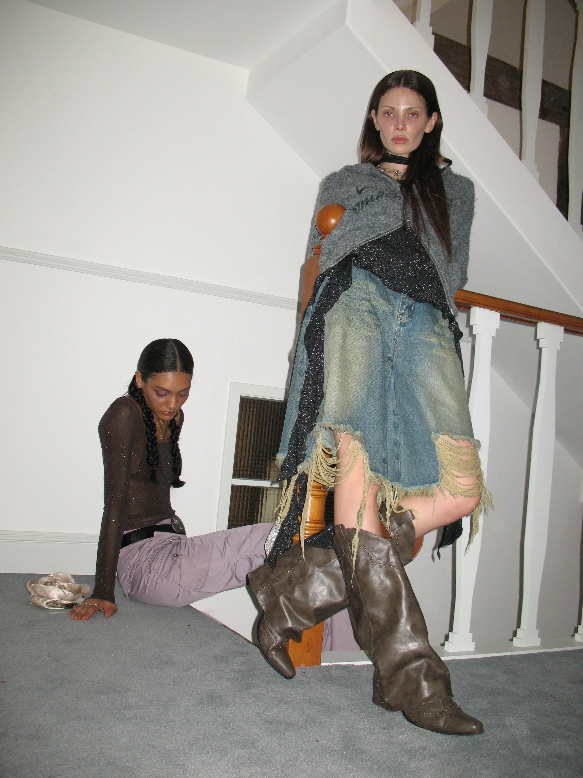 Ripped Short Jeans - Image 5