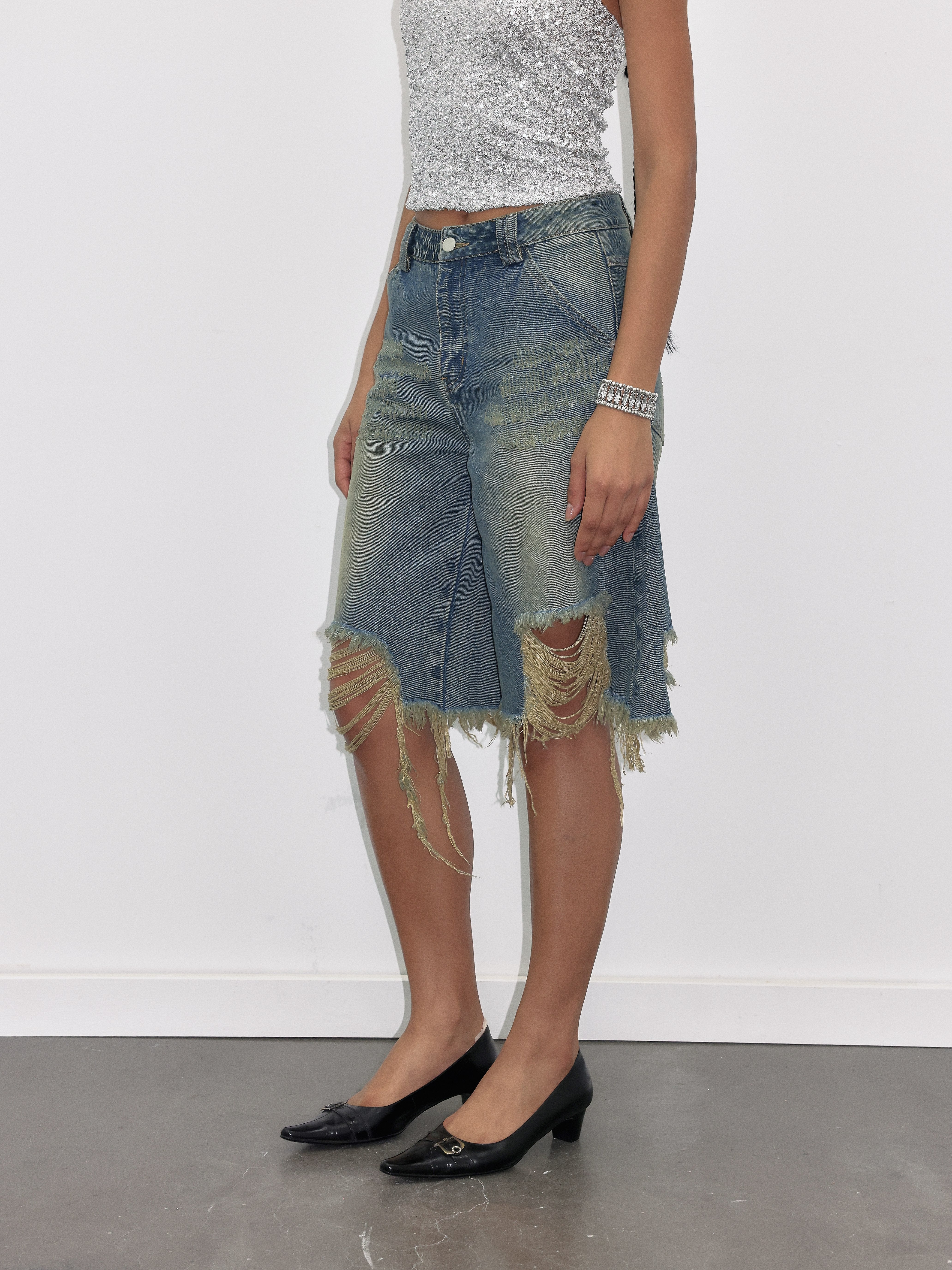 Ripped Short Jeans - Image 7