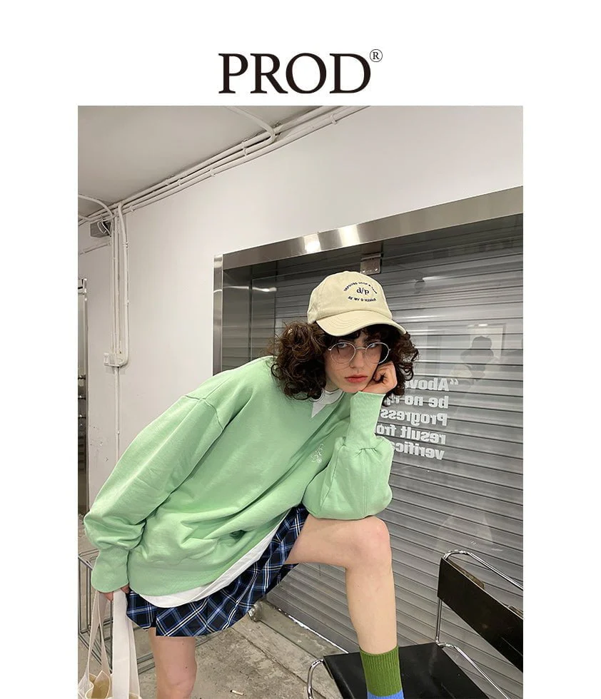 Loose Fit Ribbed Crewneck Sweatshirt with White Neckline / Honeydew Green - Image 4