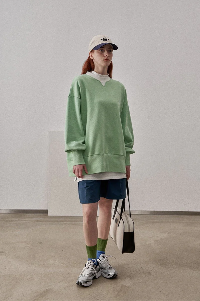 Loose Fit Ribbed Crewneck Sweatshirt with White Neckline / Honeydew Green - Image 6